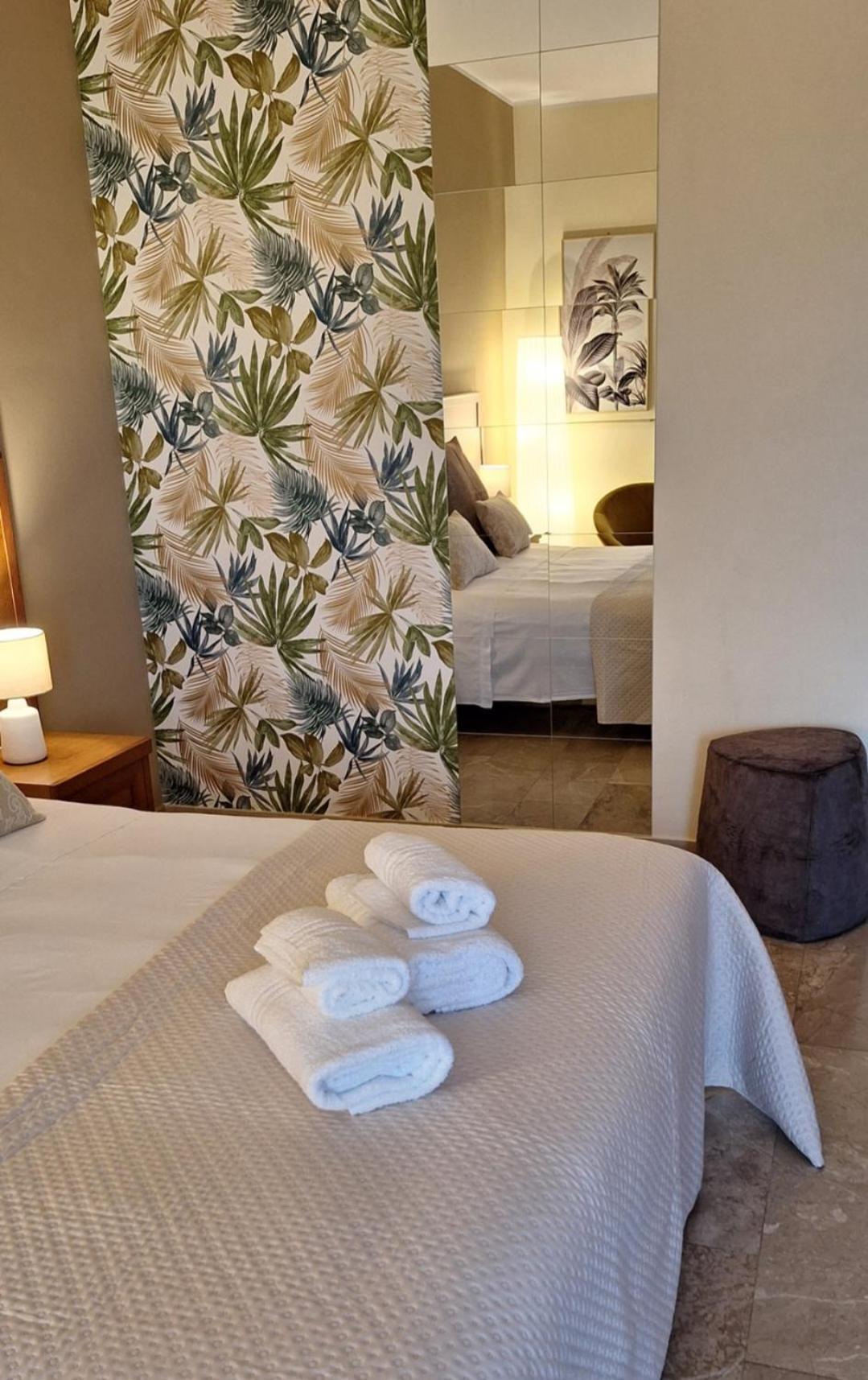 Laranda Rooms มิลาซโซ ห้อง รูปภาพ